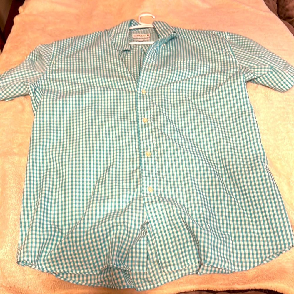 Men's short sleeve XL button down. Aqua color